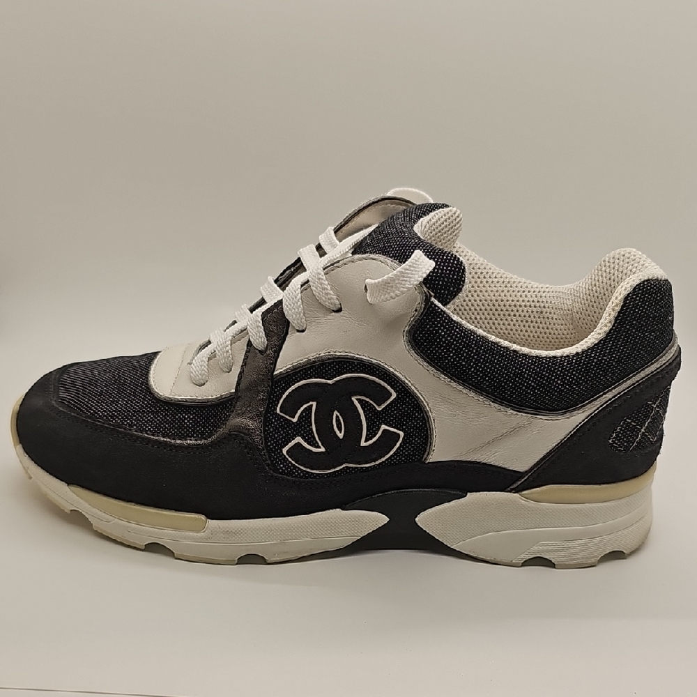 CHANEL Black and White CC Emblem Running Sneaker